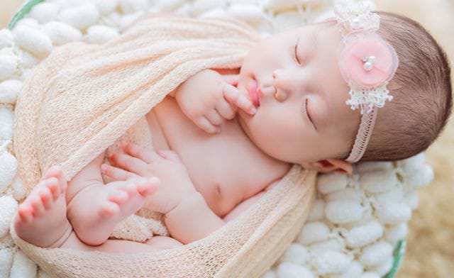 Thanh Nga là cái tên tượng trưng cho người con gái xinh đẹp, thánh thiện và trong sáng